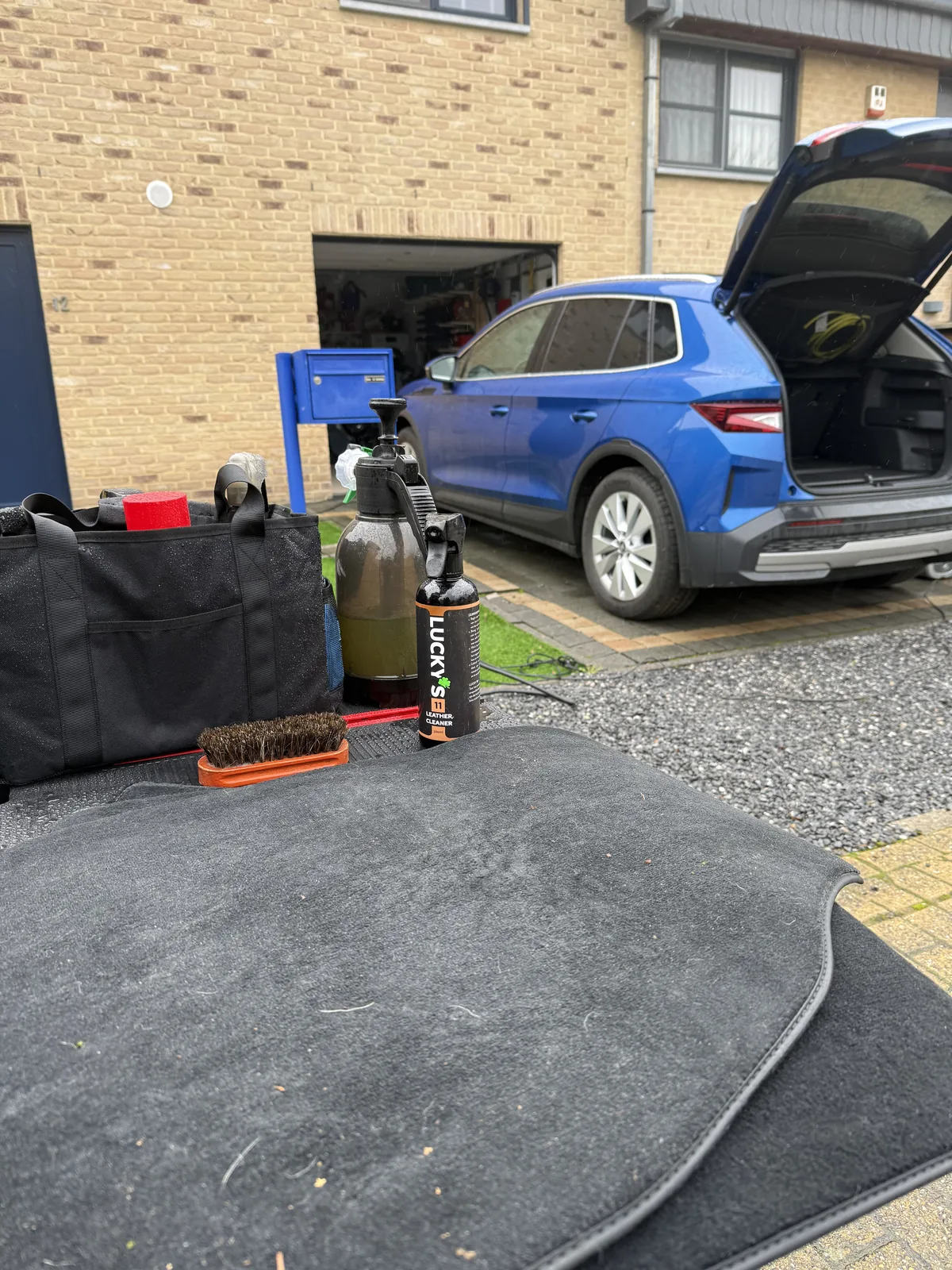 GC Detailing werkplek met professionele producten
